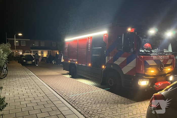 Brandweer onderzoekt lucht in woning