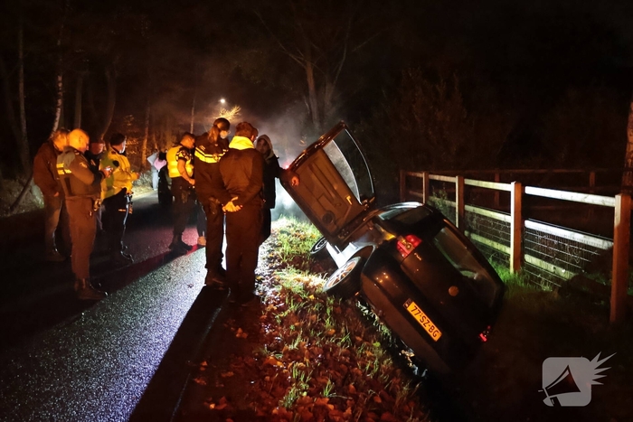 Auto raakt te water in ongeval