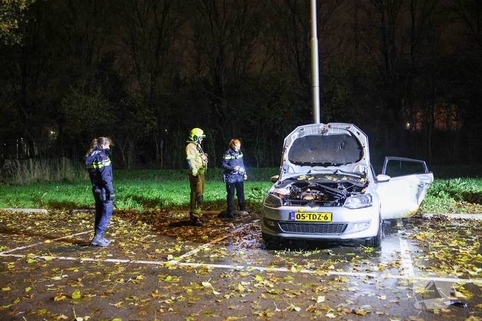 Auto volledig uitgebrand tijdens brandincident
