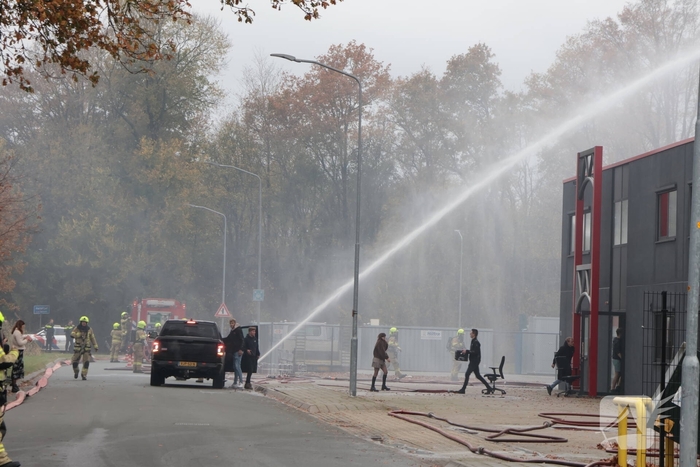 Grote brand in coatingsbedrijf veroorzaakt rookontwikkeling