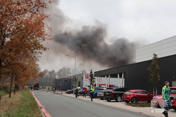 Grote brand in coatingsbedrijf veroorzaakt rookontwikkeling