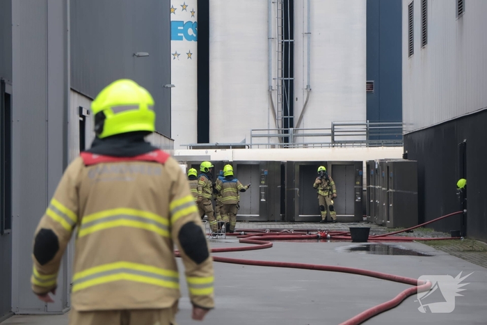Grote brand in coatingsbedrijf veroorzaakt rookontwikkeling