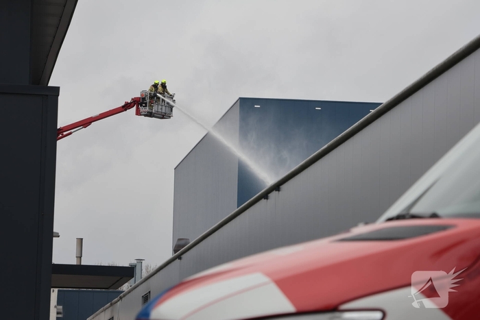 Grote brand in coatingsbedrijf veroorzaakt rookontwikkeling