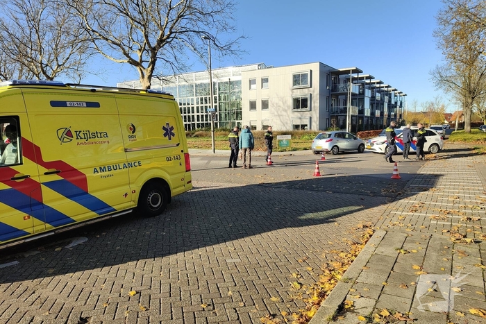 Fiets en auto beschadigd na botsing