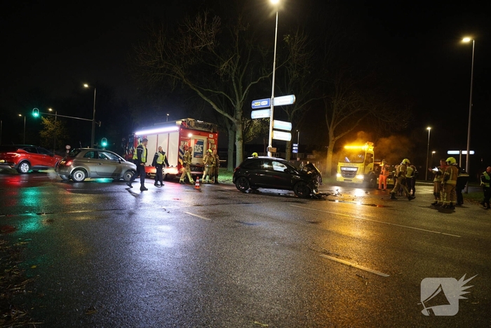 Botsing tussen voertuigen leidt tot geen gewonden
