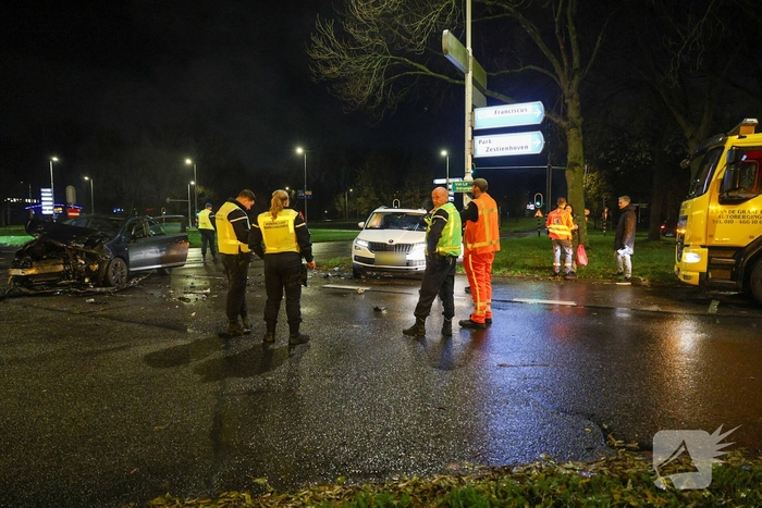 Botsing tussen voertuigen leidt tot geen gewonden