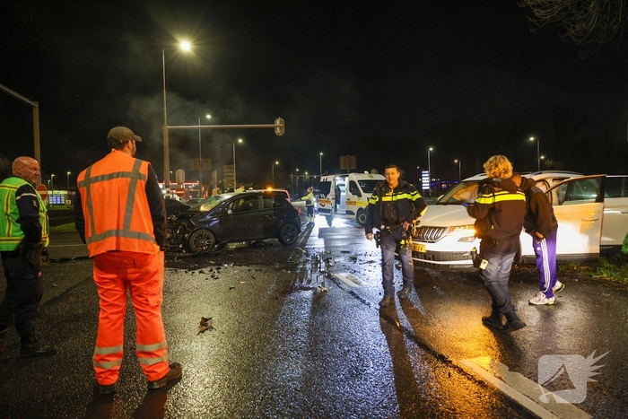 Botsing tussen voertuigen leidt tot geen gewonden