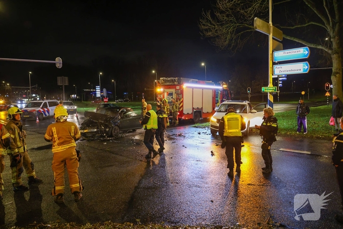 Botsing tussen voertuigen leidt tot geen gewonden
