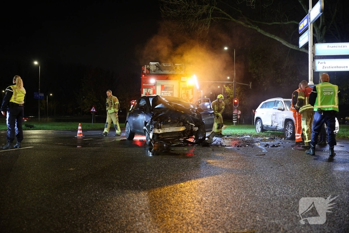 Botsing tussen voertuigen leidt tot geen gewonden