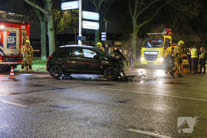Botsing tussen voertuigen leidt tot geen gewonden