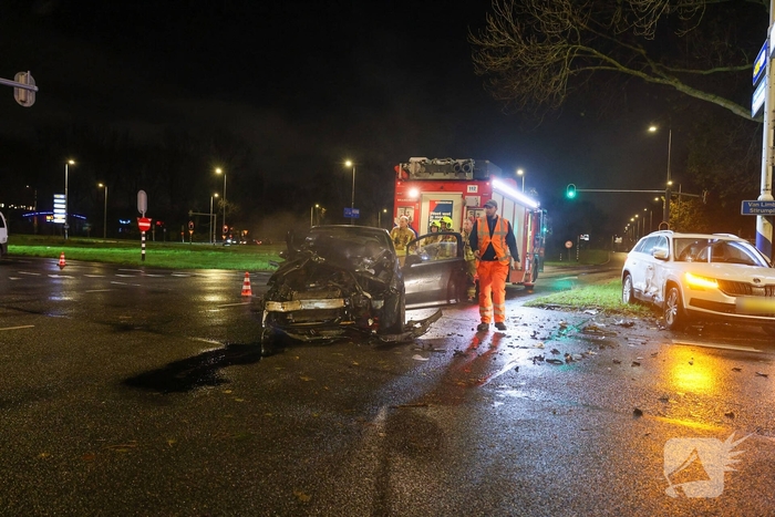 Botsing tussen voertuigen leidt tot geen gewonden