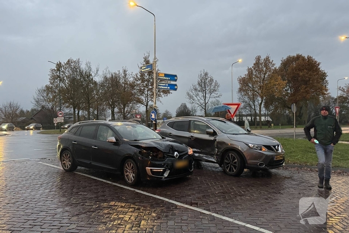 Ongeval tussen twee auto's zonder gewonden