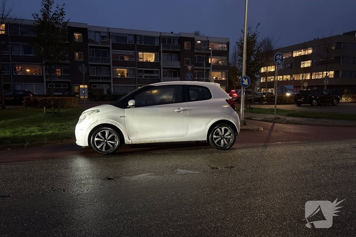 Aanrijding tussen auto en bakfiets leidt tot twee gewonden