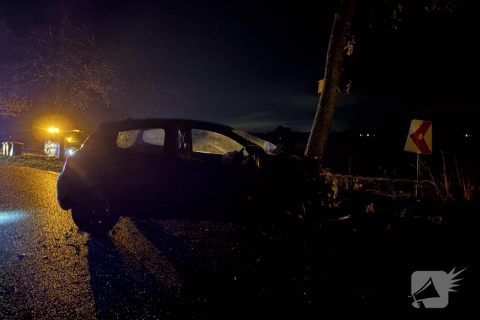 Bestuurder gewond na eenzijdige aanrijding