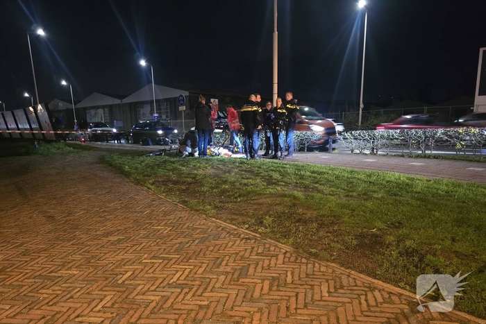 Twee gewonden na aanrijding tussen scooter en fietser