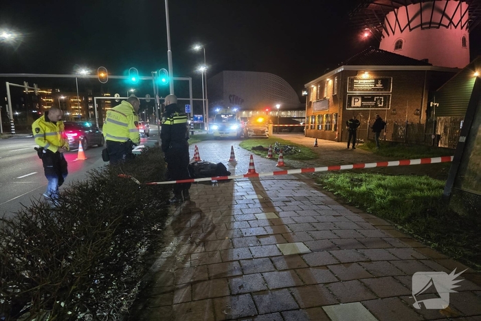 Twee gewonden na aanrijding tussen scooter en fietser