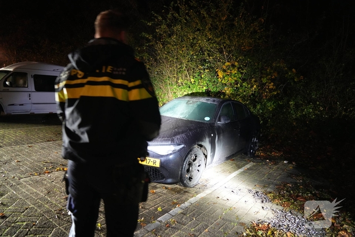 Auto in brand gestoken tijdens nachtelijke uren