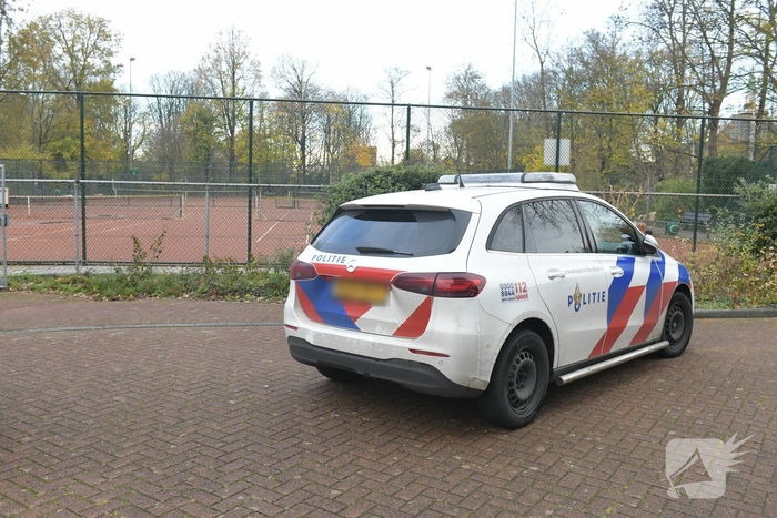 Lichaam gevonden bij tennisbanen