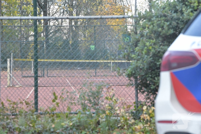 Lichaam gevonden bij tennisbanen