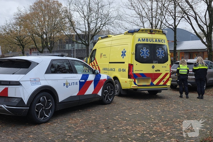 Botsing tussen twee voertuigen leidt tot behandeling slachtoffer