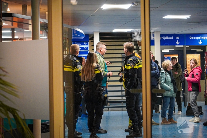 Zwembad ontruimd door brandlucht