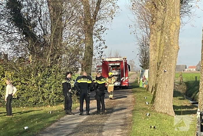 Brand in schoorsteen van oude boerderij