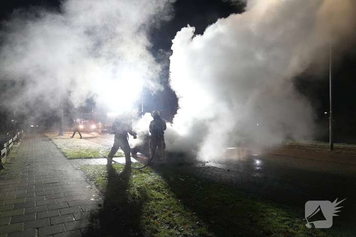 Auto volledig verwoest door brand