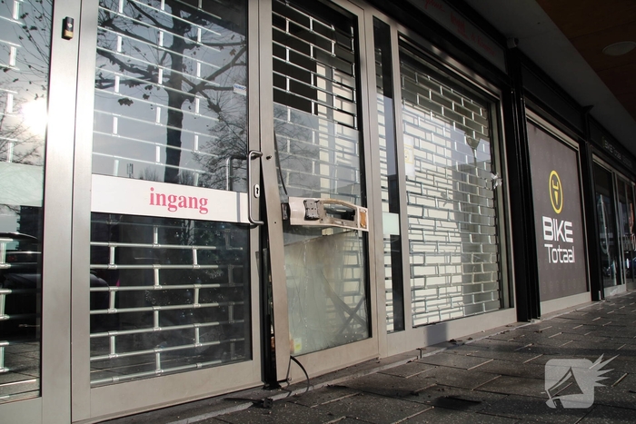 Schade bij zonnestudio door explosie