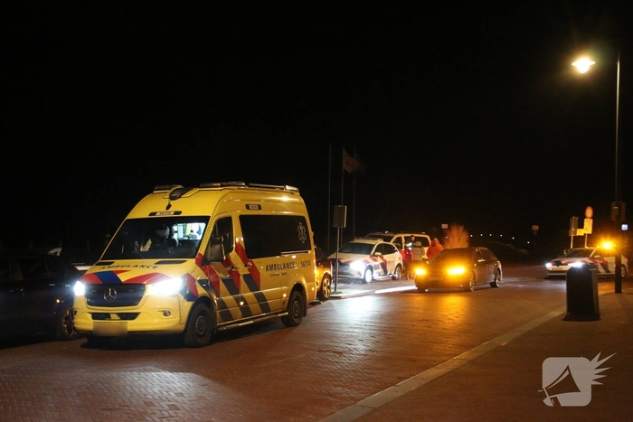 Auto rijdt over been na uitstappen