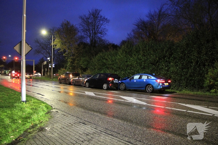 Kettingbotsing met vier voertuigen zonder gewonden