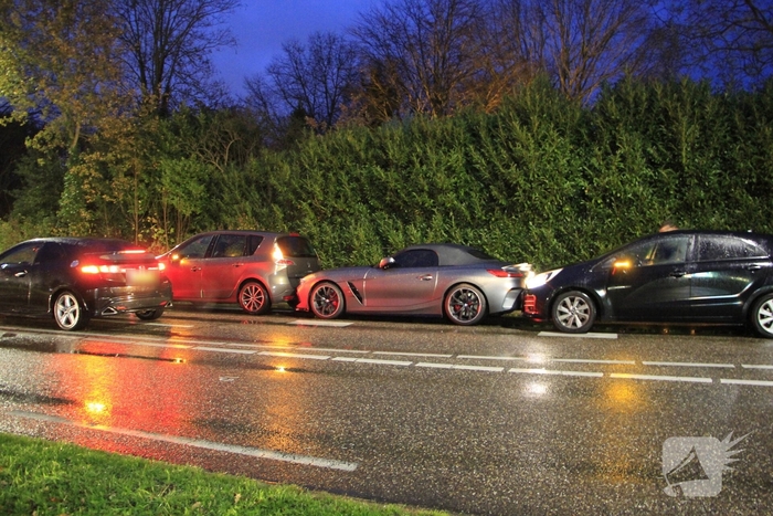 Kettingbotsing met vier voertuigen zonder gewonden