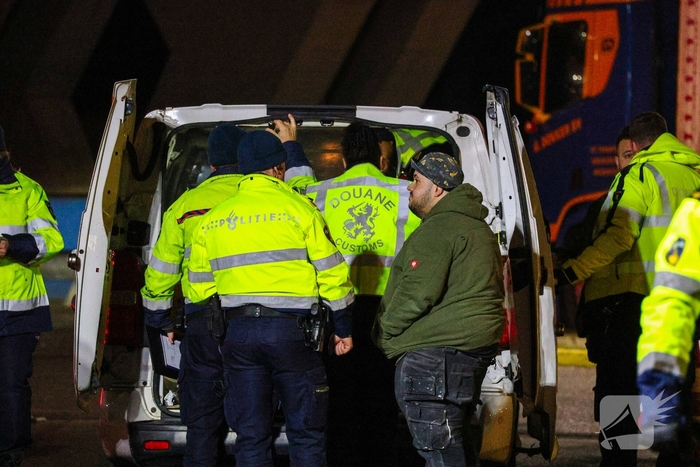 Grote controle door diverse diensten