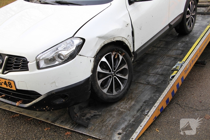 Kindje en bestuurder gewond bij aanrijding