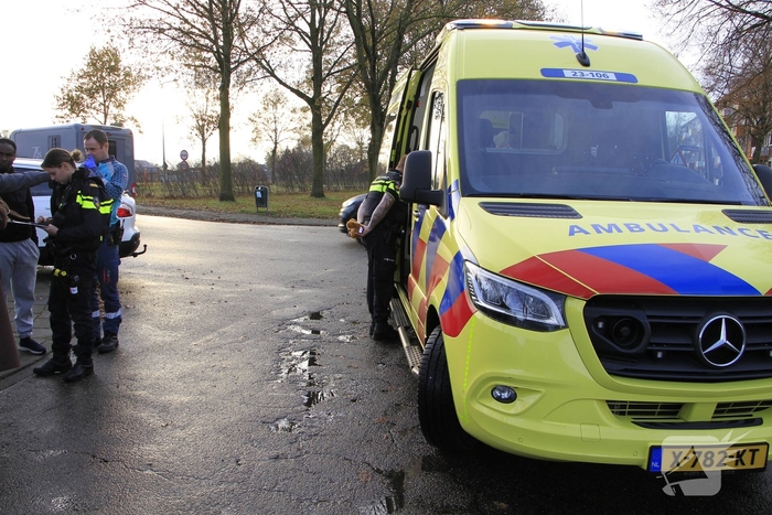 Kindje en bestuurder gewond bij aanrijding