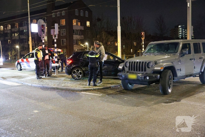 Ongeval tussen jeep en personenauto leidt tot verkeershinder