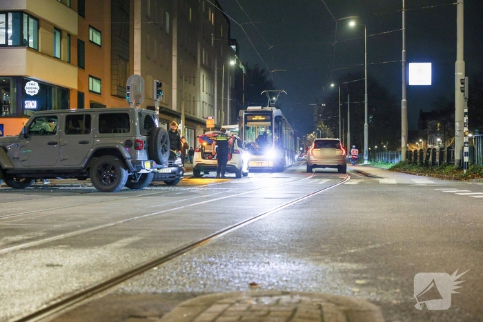 Ongeval tussen jeep en personenauto leidt tot verkeershinder