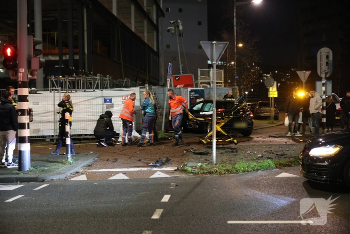 Twee gewonden na ongeval tussen twee auto's