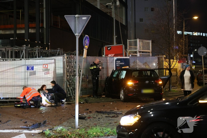 Twee gewonden na ongeval tussen twee auto's