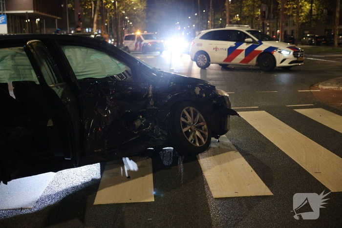Twee gewonden na ongeval tussen twee auto's
