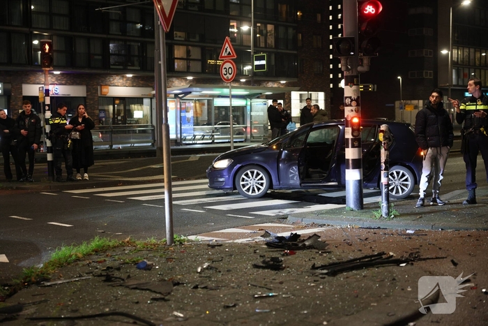 Twee gewonden na ongeval tussen twee auto's