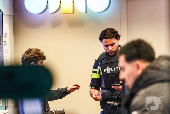 Overval met dreiging wapen in winkel