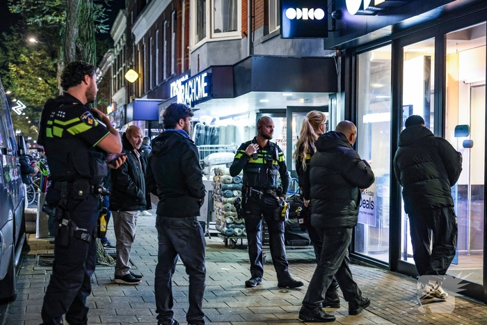 Overval met dreiging wapen in winkel