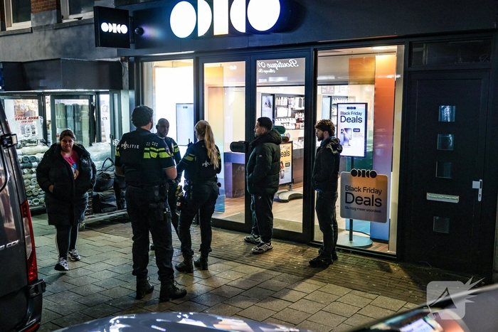 Overval met dreiging wapen in winkel