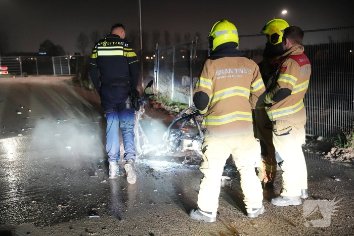 Scooter verwoest door brand