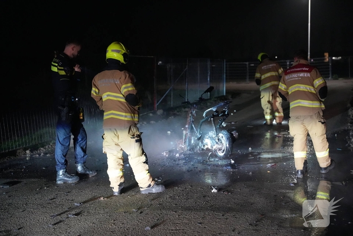 Scooter verwoest door brand