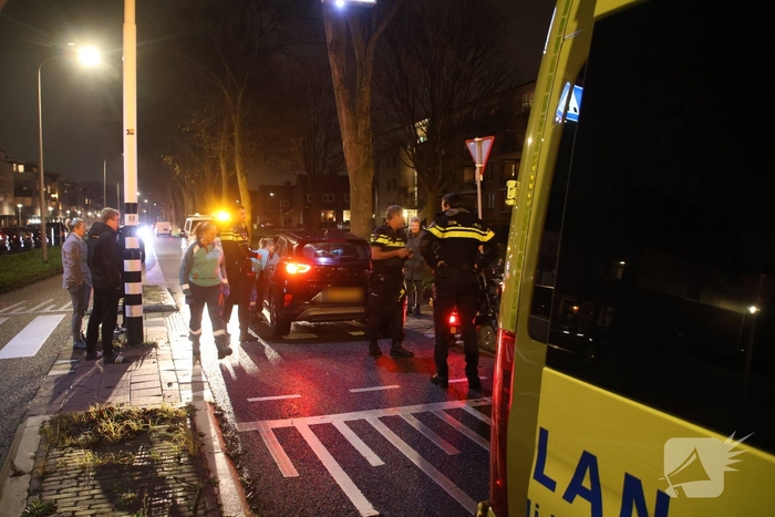 Kop-staart botsing bij zebrapad