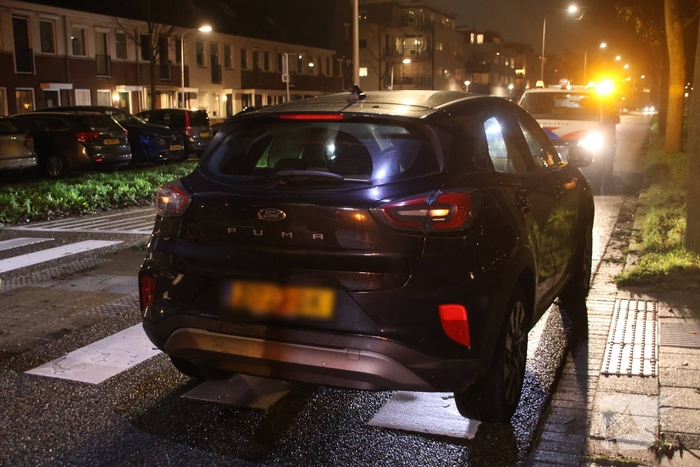 Kop-staart botsing bij zebrapad