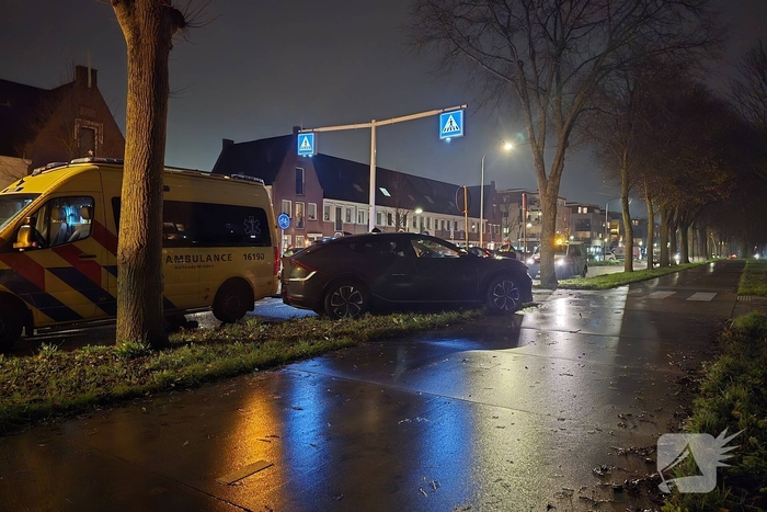 Kop-staart botsing bij zebrapad