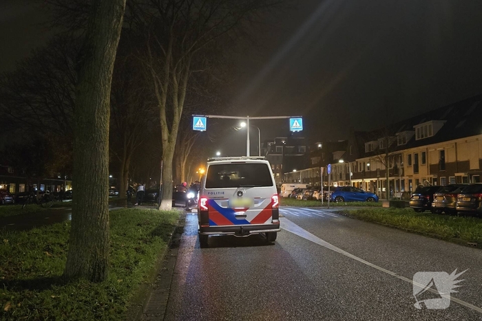 Kop-staart botsing bij zebrapad