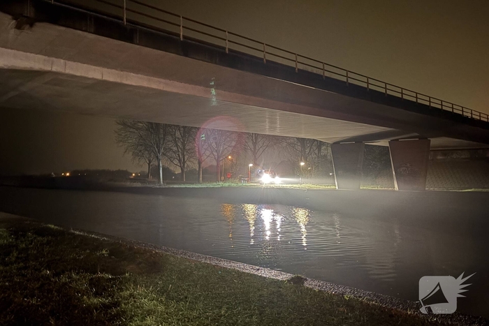 Hulpdiensten voeren zoekactie uit na melding persoon te water